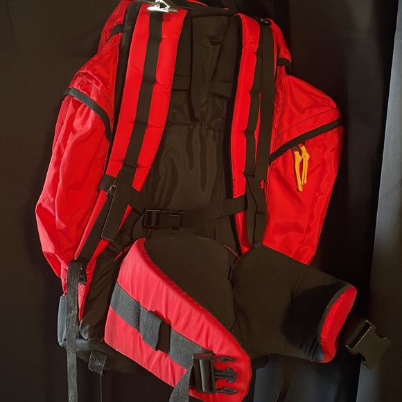 Marlboro. Vintage Hiking Pack. NWT. 1992 - Picture 4 of 6